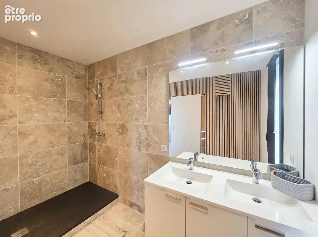 Villa contemporaine d’exception avec piscine   Prestations haut de gamme sur un terrain de 1700m2 - photo 11