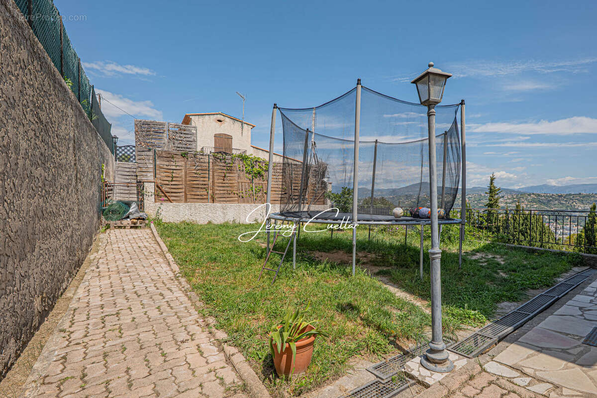 Appartement 165 m² à Saint-Laurent-Du-Var  - photo 9