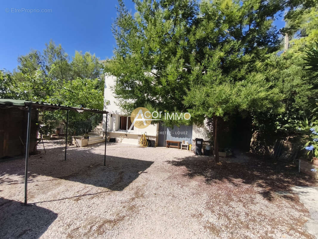 Maison familiale avec deux logements   Vue dégagée   Terrain de 940 m2 - Garage - photo 11