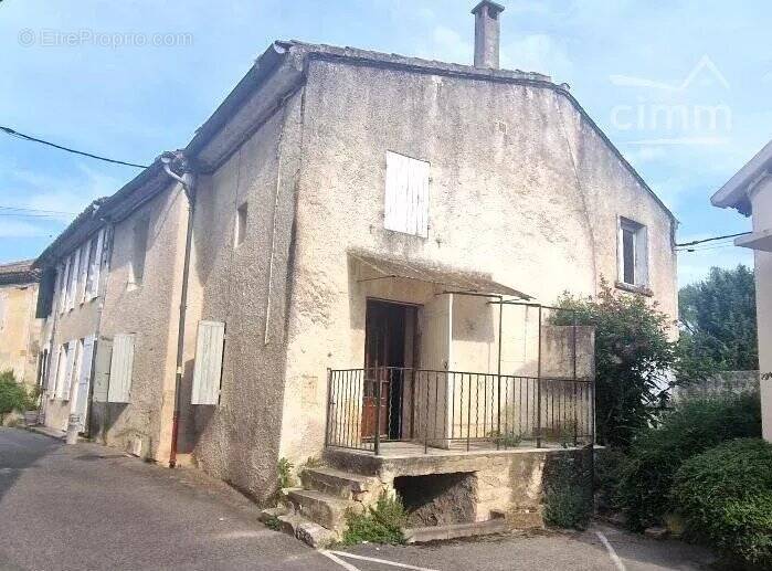 Appartement à LA BAUME-DE-TRANSIT