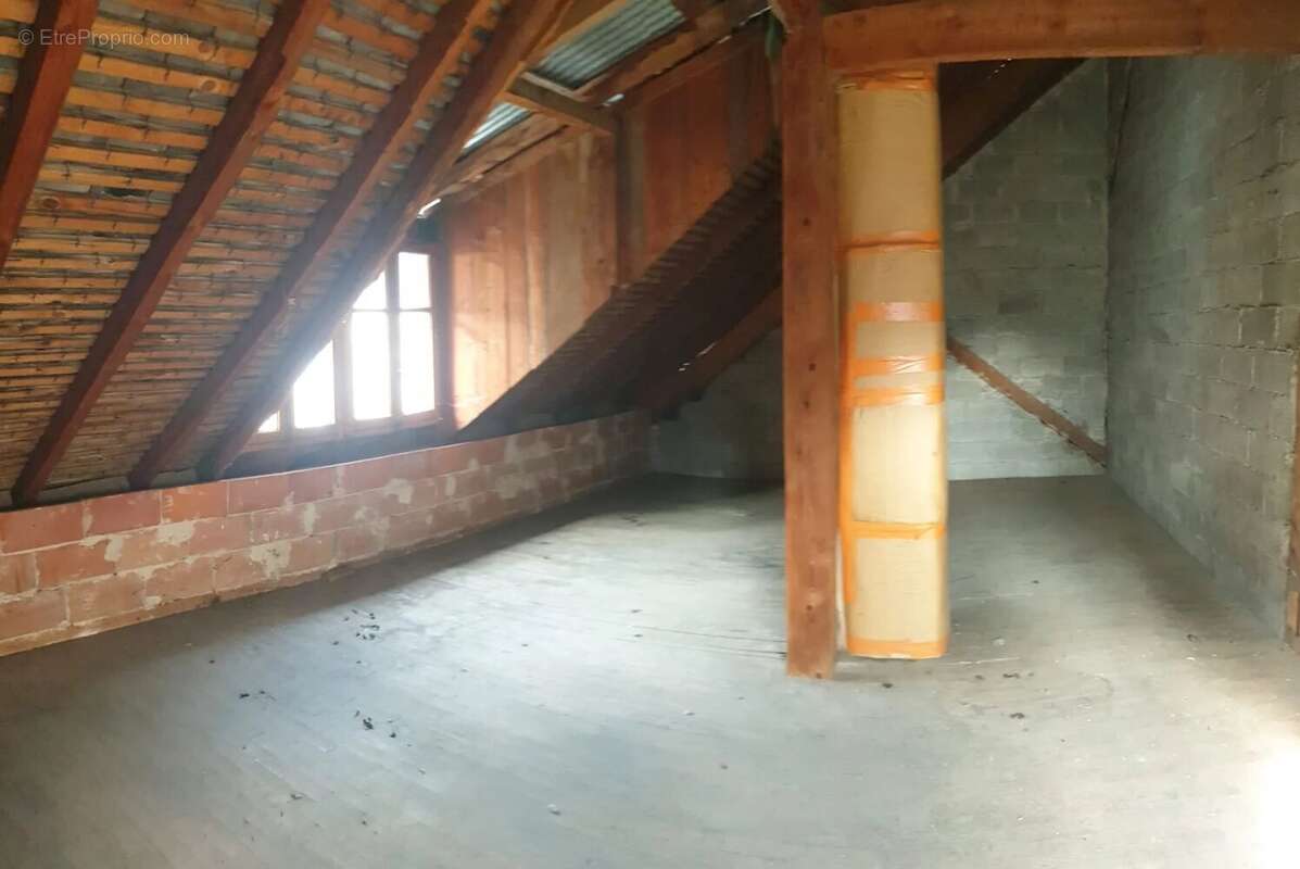 Appartement à ECOLE