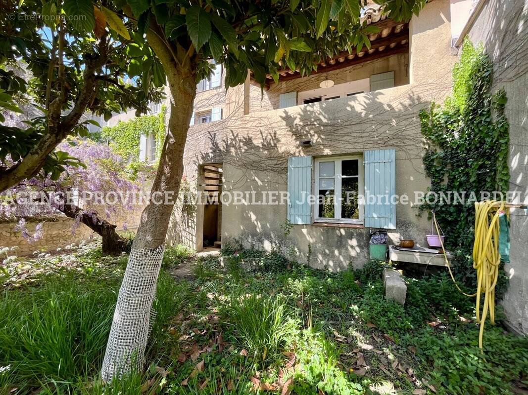 Maison à LA BAUME-DE-TRANSIT