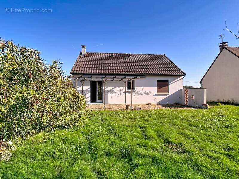 Maison à LA CHARTRE-SUR-LE-LOIR