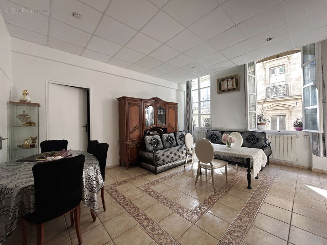 Appartement à MARSEILLE-1E