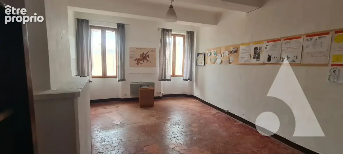 Villecroze, Maison  de village 8 pièces 143m², cour intérieure - photo 13