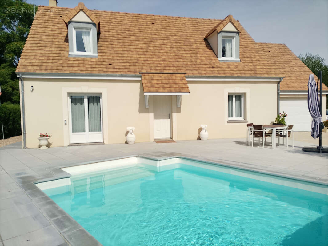 Maison à HOUDAN