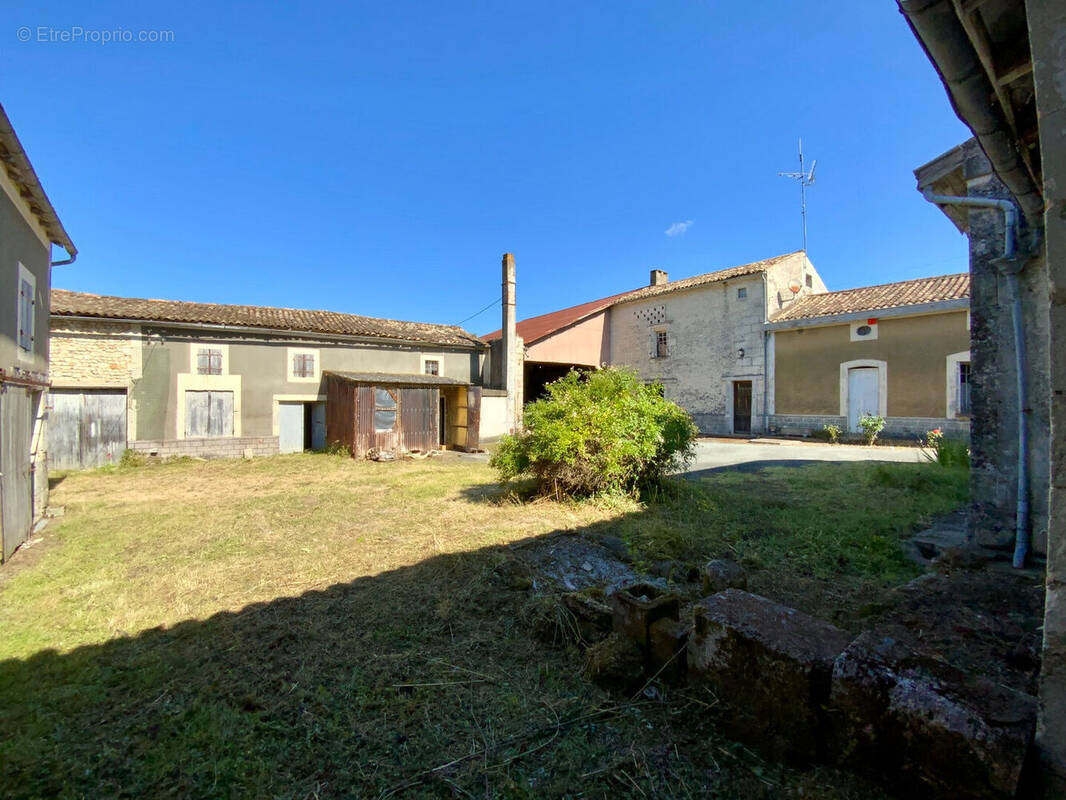 Maison à SAINT-CIERS-DU-TAILLON