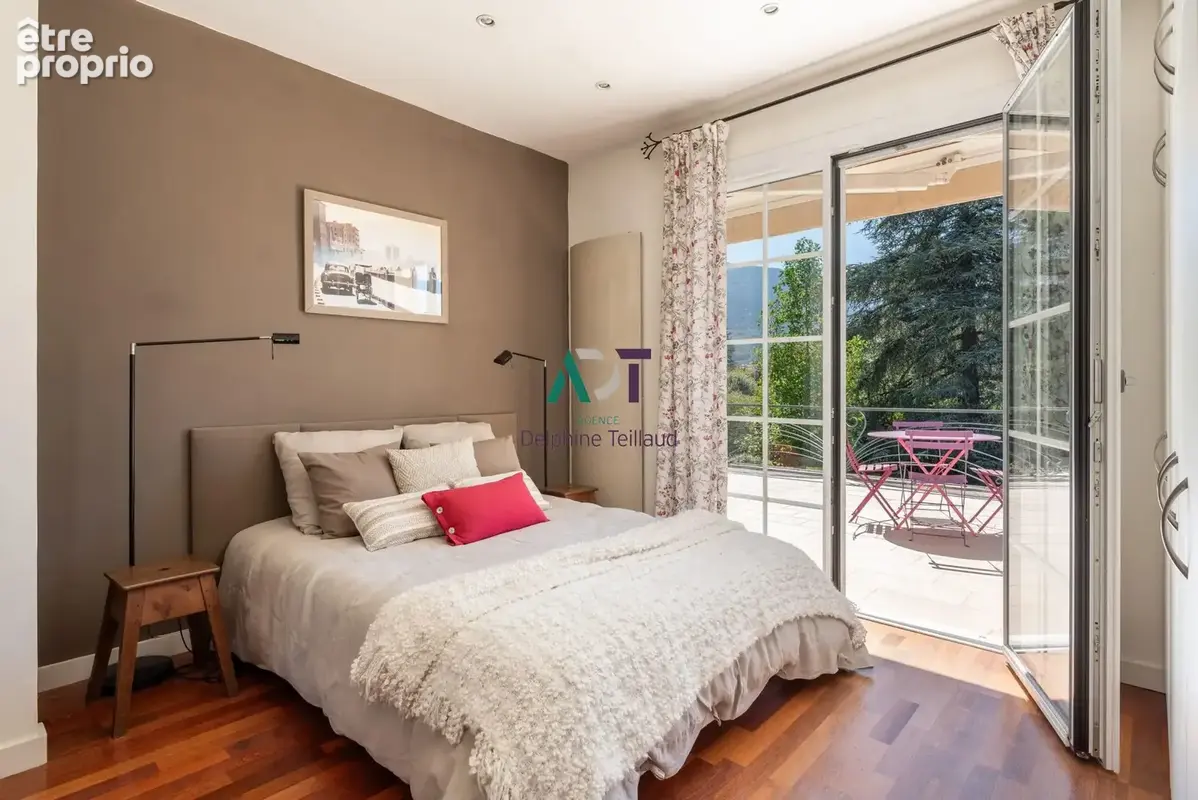 Maison 9 pièces 358 m² à vendre à Saint-Martin-D'uriage (38410) - photo 8