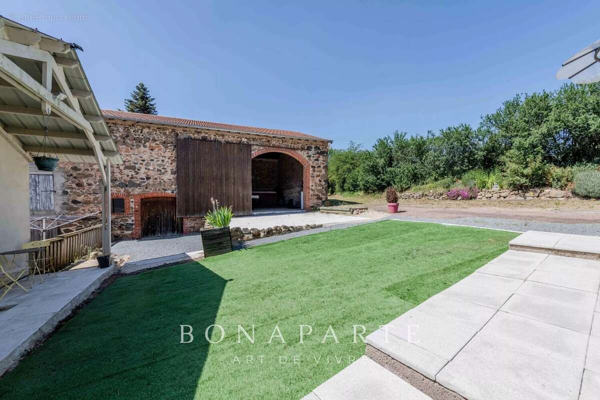 Propriété de caractère avec piscine, gîtes et dépendances - photo 14