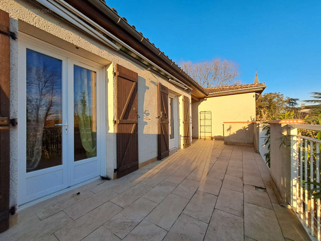 Maison à FEUGAROLLES