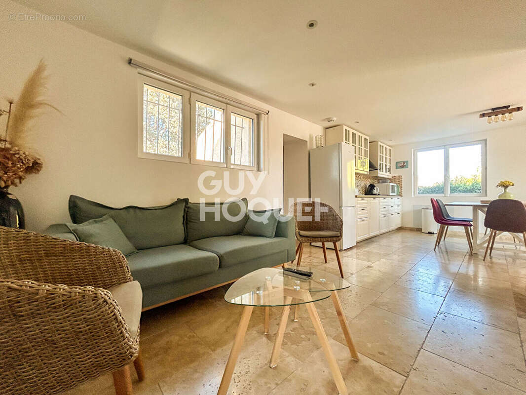 Maison à L'ISLE-SUR-LA-SORGUE