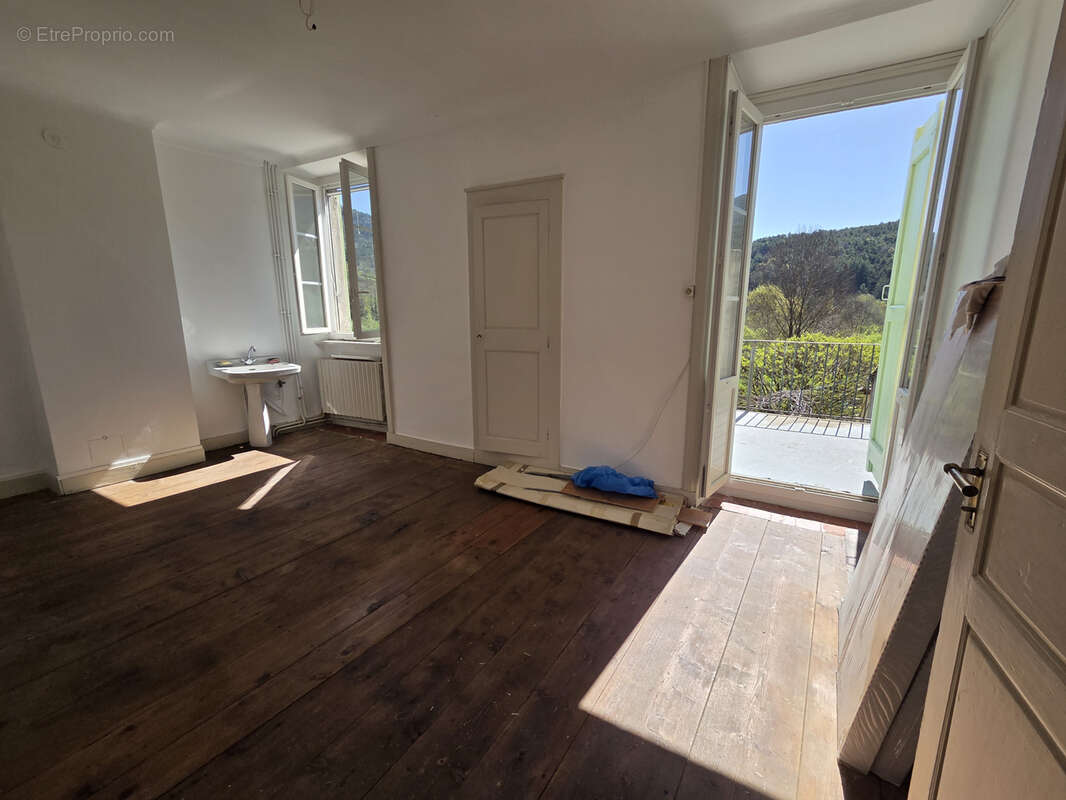 Maison à LA MOTTE-CHALANCON