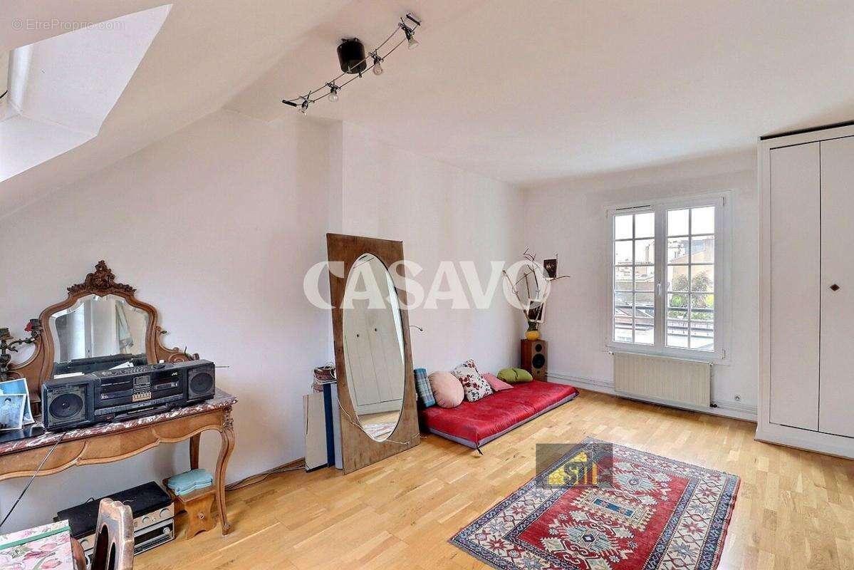 Appartement à PARIS-14E
