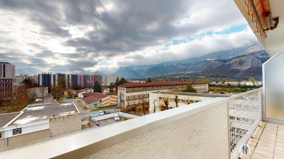 Appartement à LE PONT-DE-CLAIX