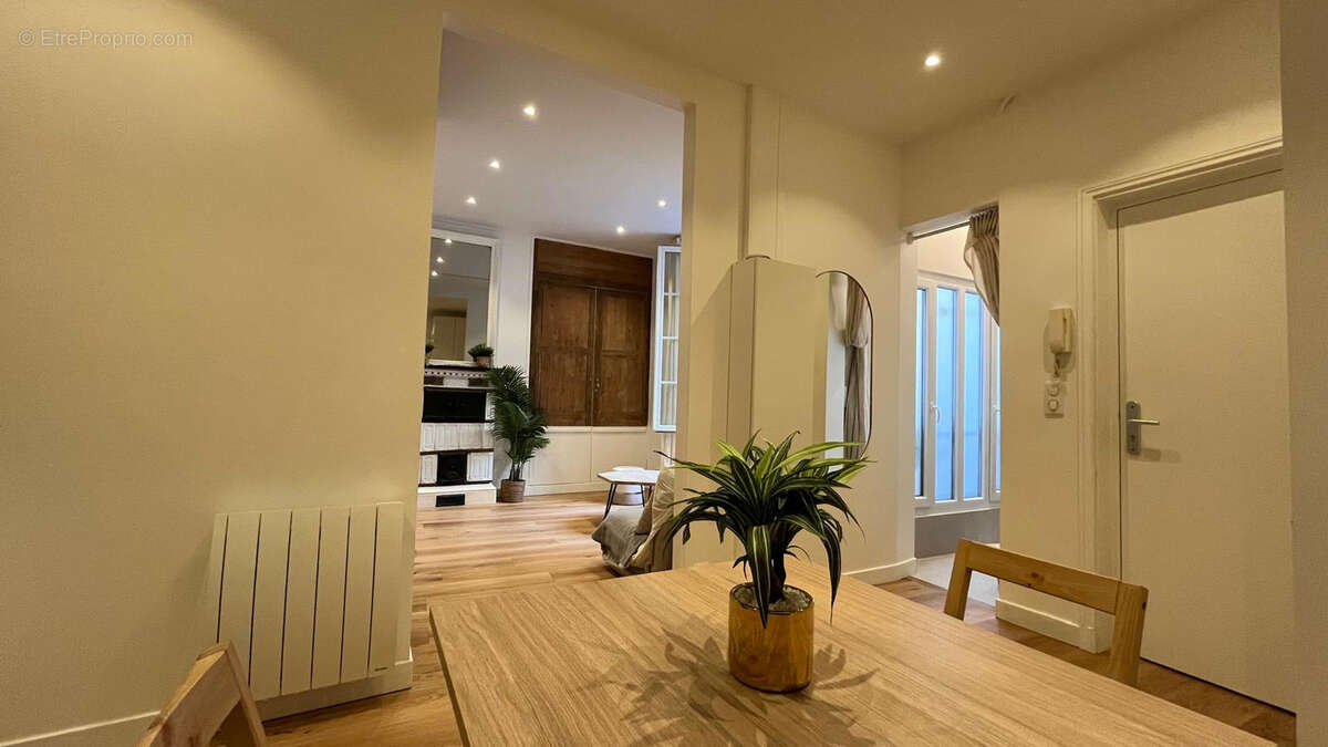 Appartement à PARIS-2E