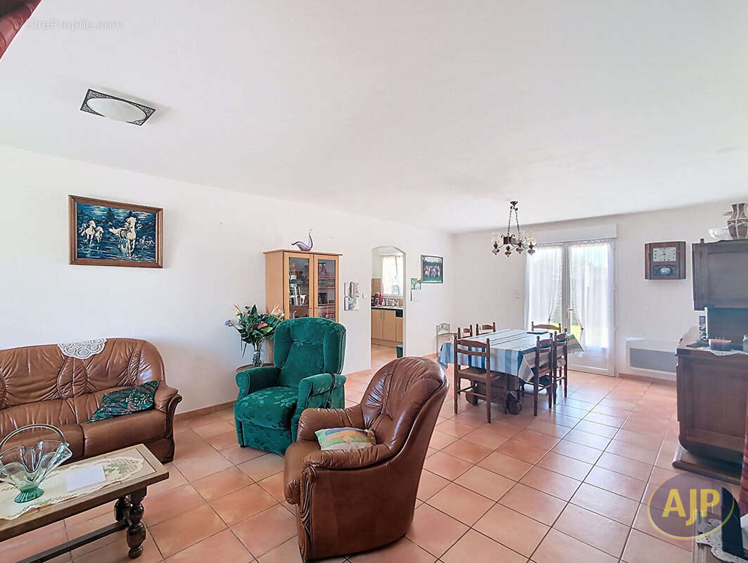 Maison à VIEILLEVIGNE