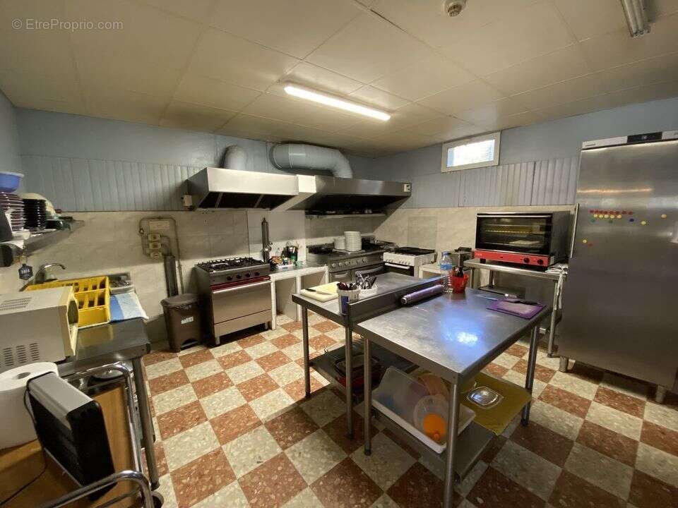 Commerce à CAZAUBON