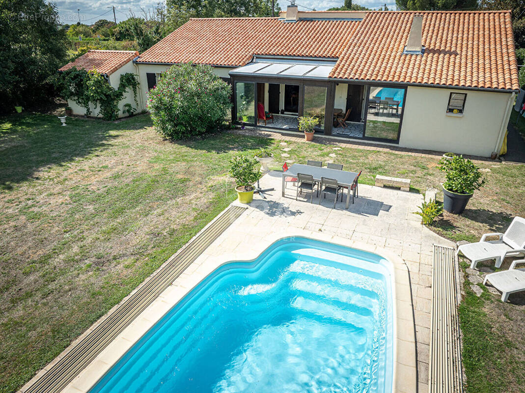 Maison à VOUILLE