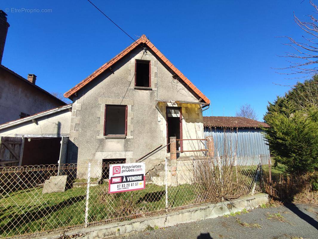 Maison à MEZIERES-SUR-ISSOIRE