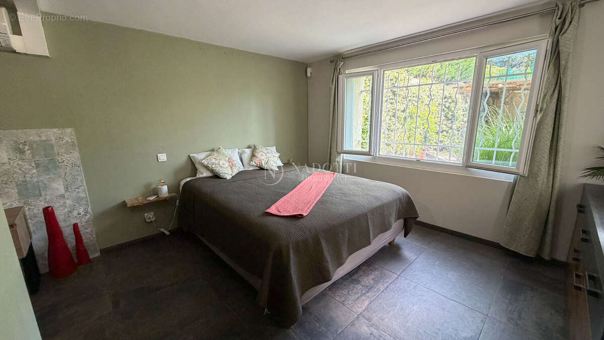 Propriété de 190 m² avec appartement indépendant, piscine et prestations haut de gamme - photo 9