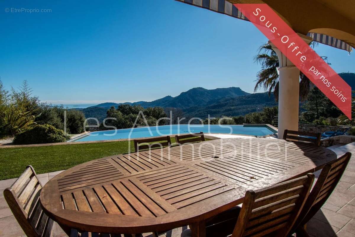 Maison à LES ADRETS-DE-L&#039;ESTEREL