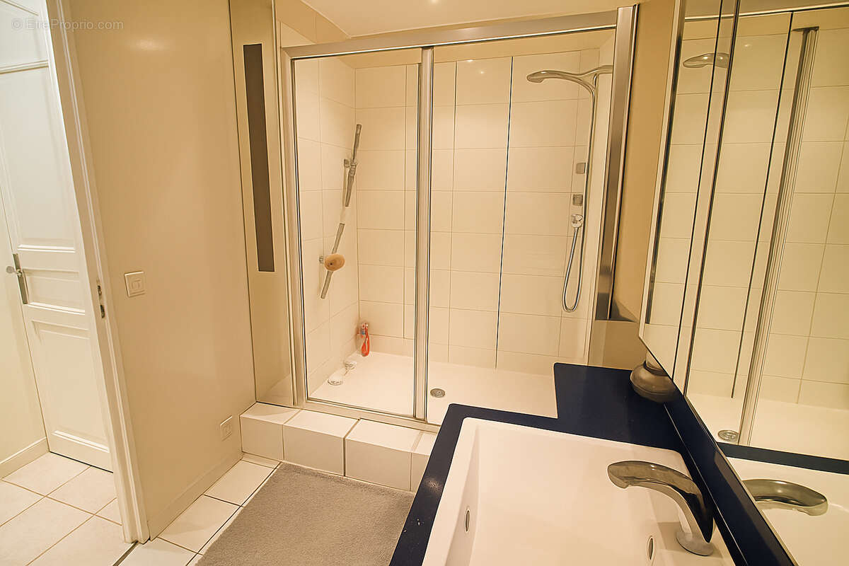 Appartement à PARIS-19E