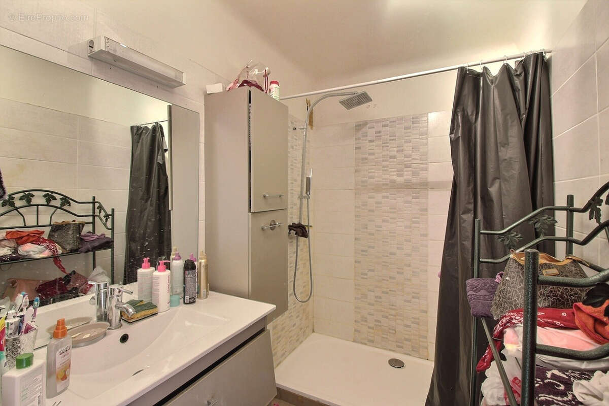 Appartement à MARSEILLE-3E