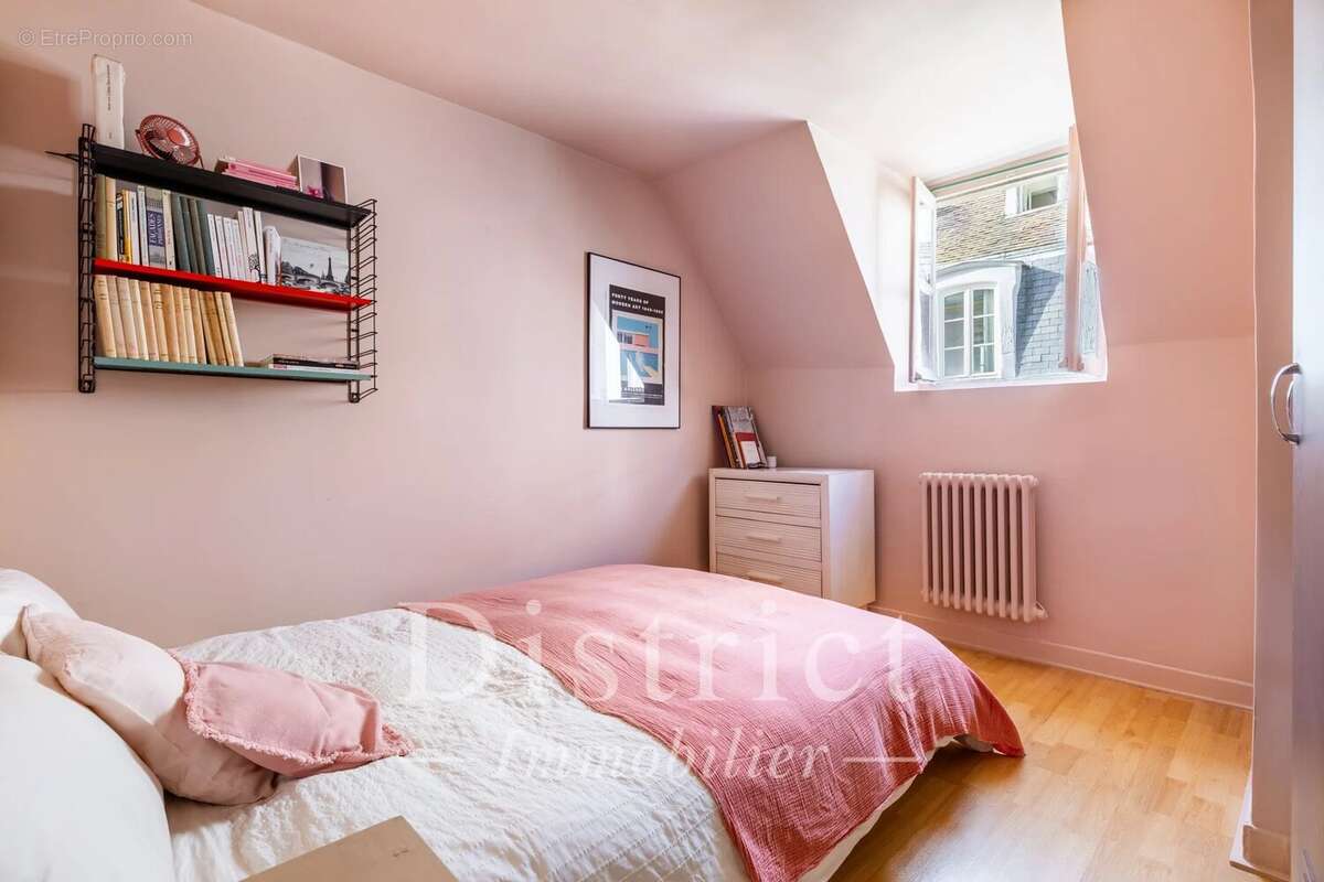 Appartement à PARIS-3E