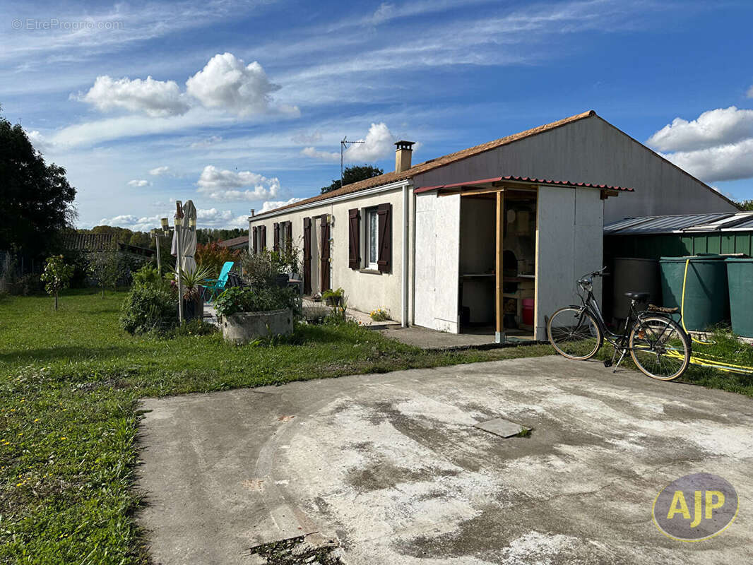 Maison à MONTILS