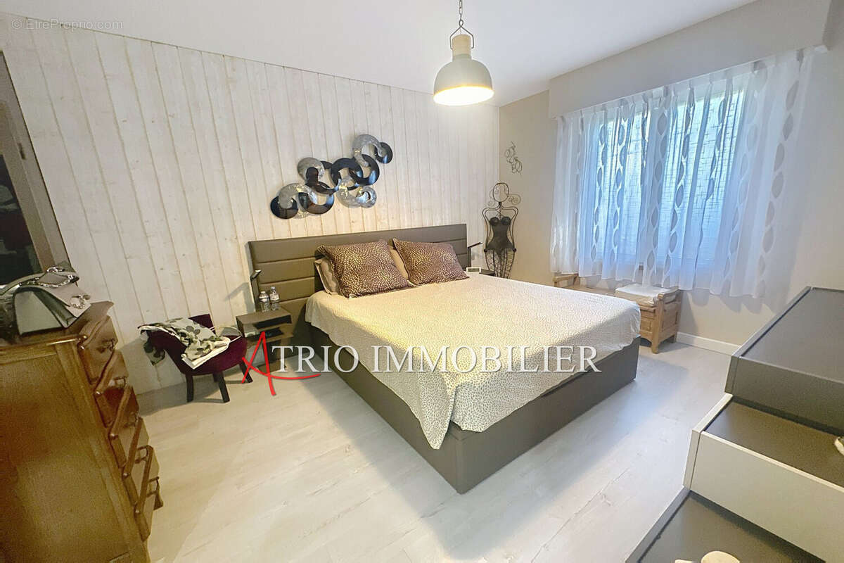 Appartement à SAINT-LAURENT-DU-VAR