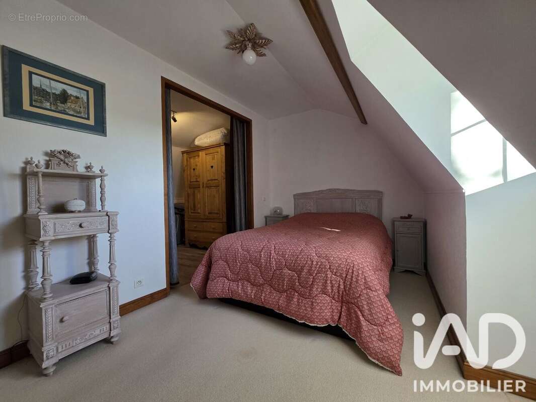 Maison 140 m² à Assier  - photo 9