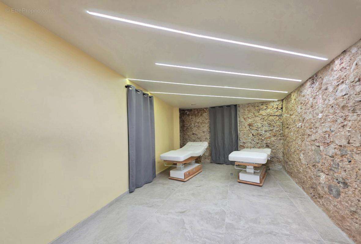 Commerce à SANARY-SUR-MER