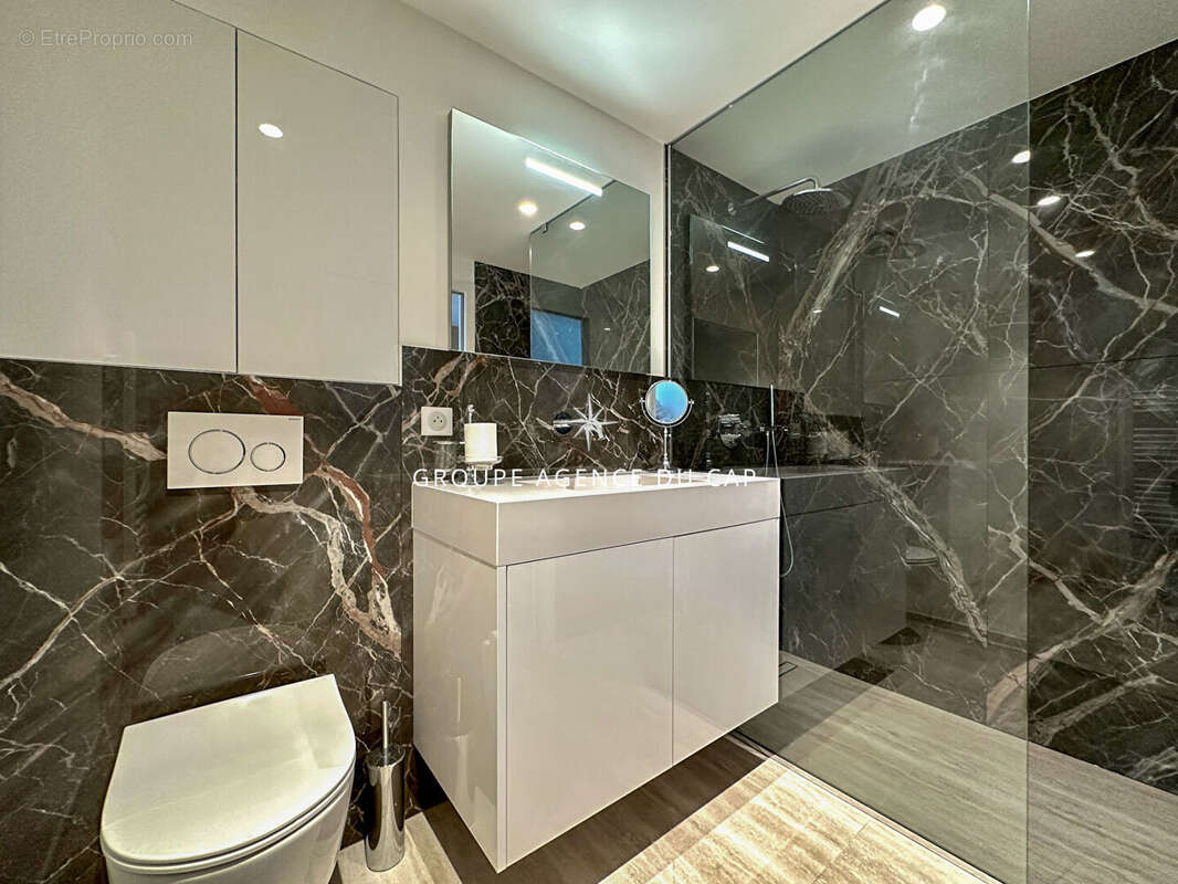 Maison à LES ISSAMBRES