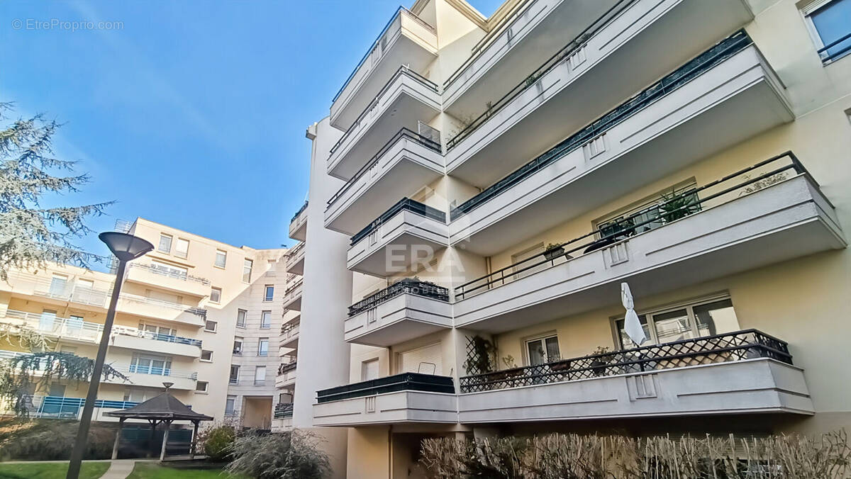Appartement à ROSNY-SOUS-BOIS