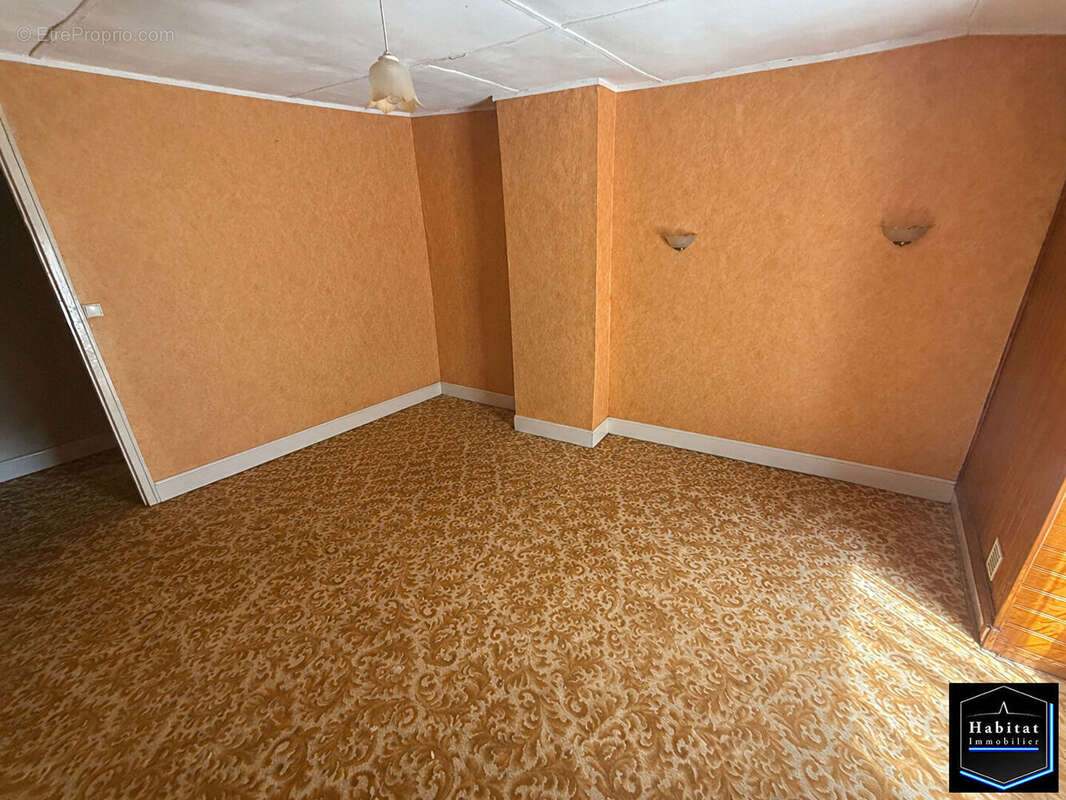 Maison en pierre à rénover ? Fort potentiel ? 60 m² + combles aménageables - photo 5