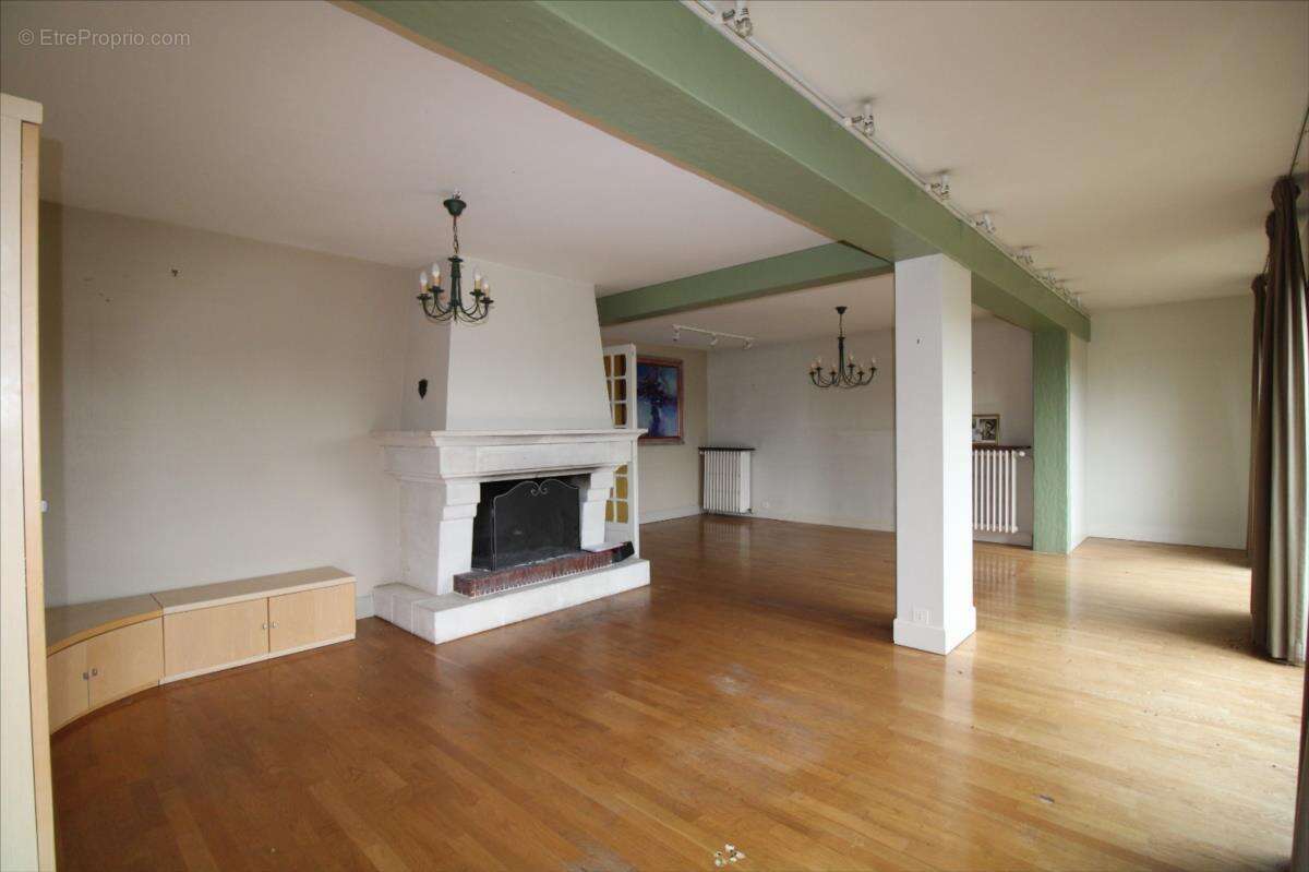 Maison à CRIQUEBEUF-SUR-SEINE