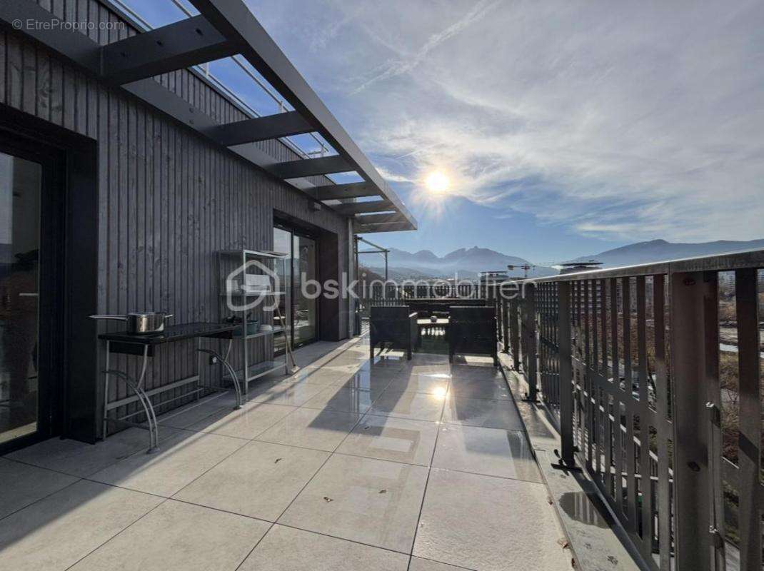 Au cœur de Chambéry – T4 en Rooftop de 94 m² - photo 2