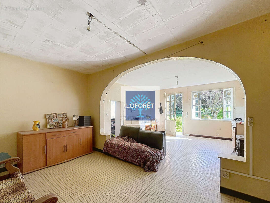 Maison à BARBEZIEUX-SAINT-HILAIRE