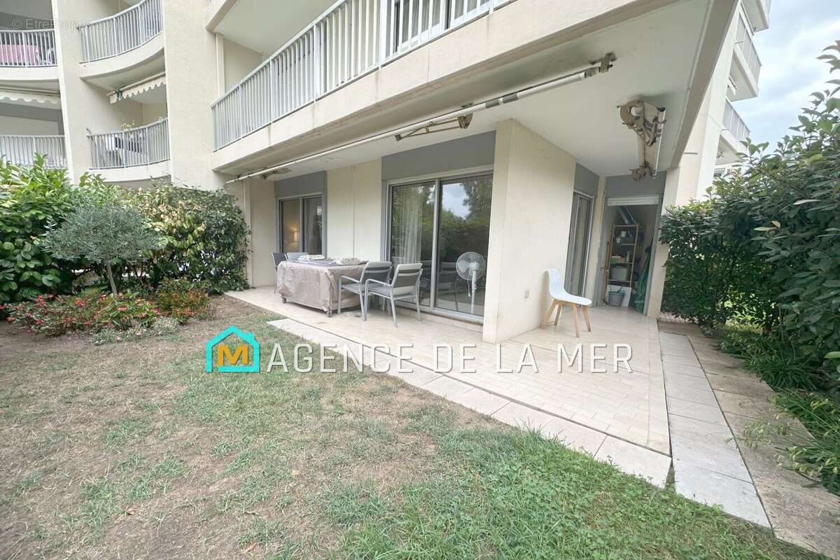 Appartement à MANDELIEU-LA-NAPOULE