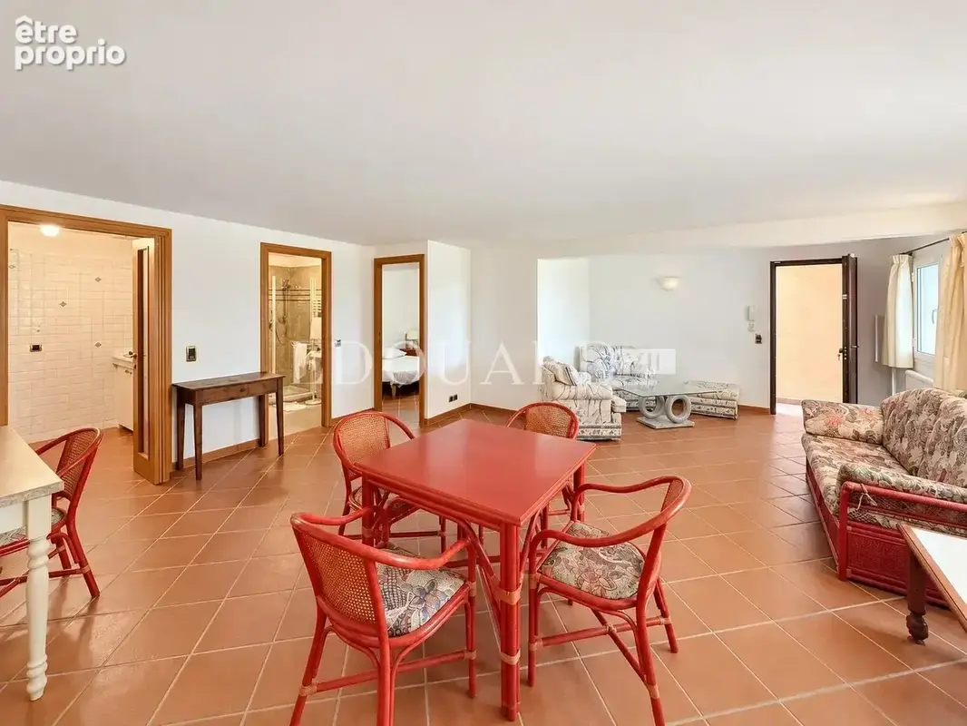 Dans un domaine privé et sécurisé, à vendre villa de prestige avec vue panoramique sur la Principauté de Monaco - photo 7