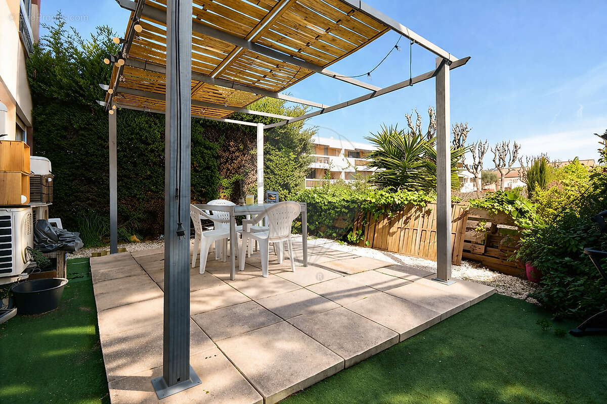 Appartement à SAINT-LAURENT-DU-VAR