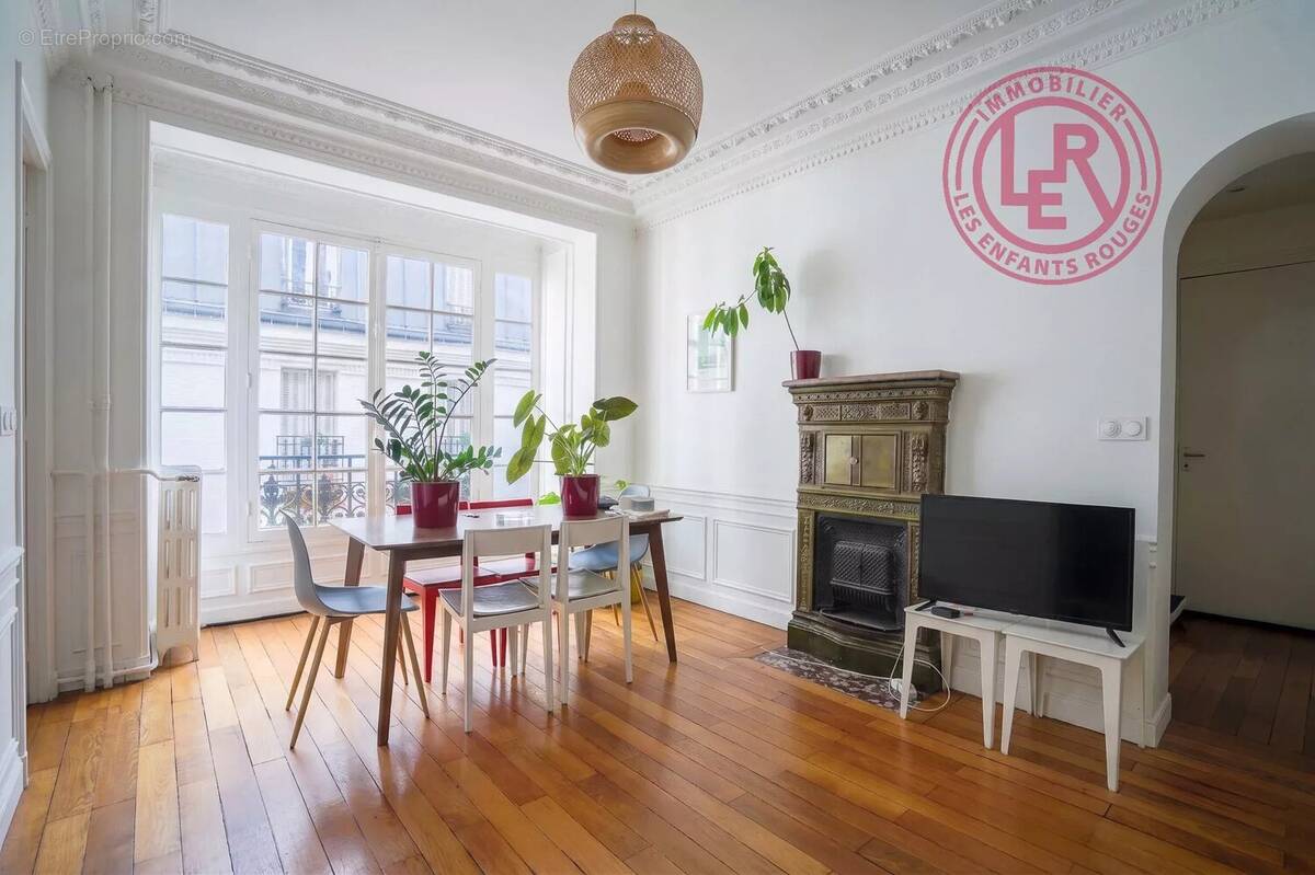 Appartement à PARIS-10E