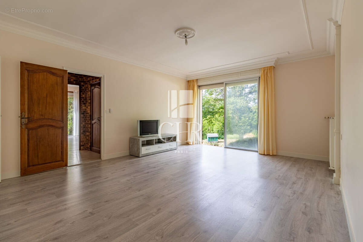 Maison 275 m² à Chezy-Sur-Marne  - photo 5