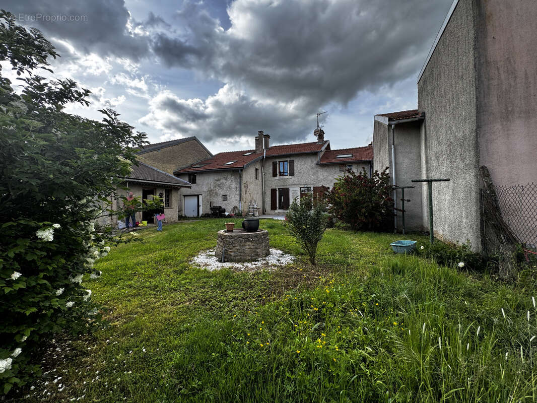 Maison à ETAIN
