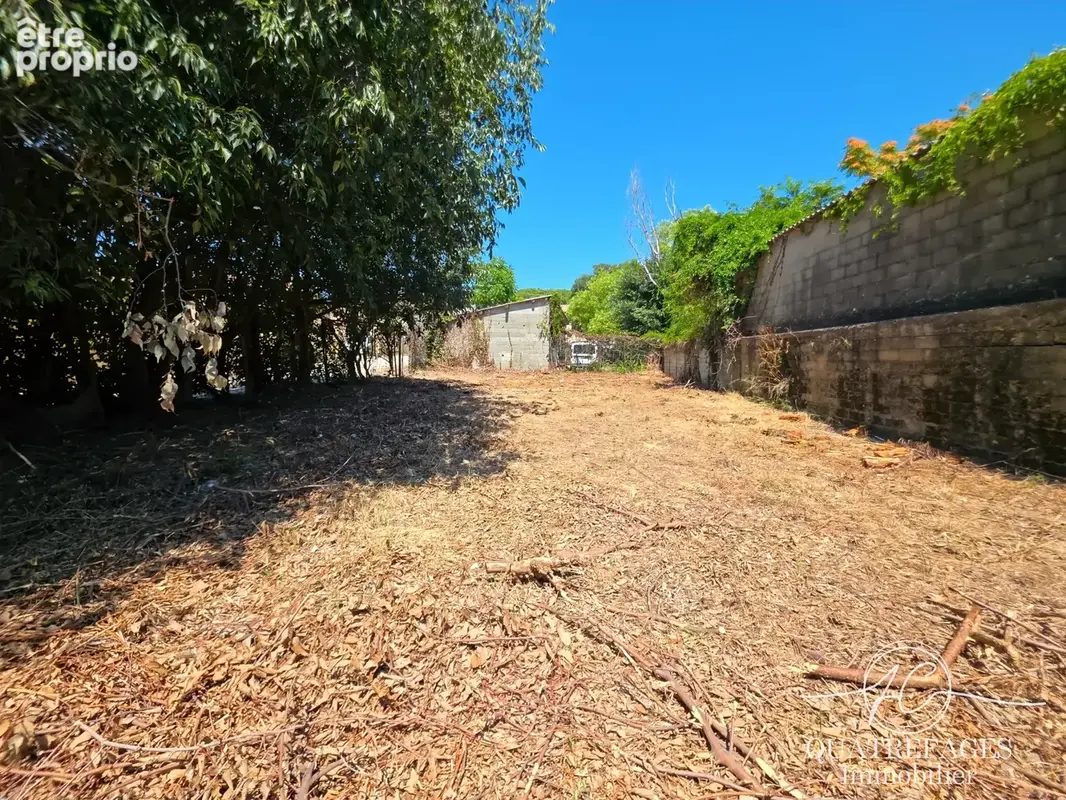 Terrain constructible de 488 m2 idéalement situé à deux pas du centre-ville de Beaucaire. - photo 3