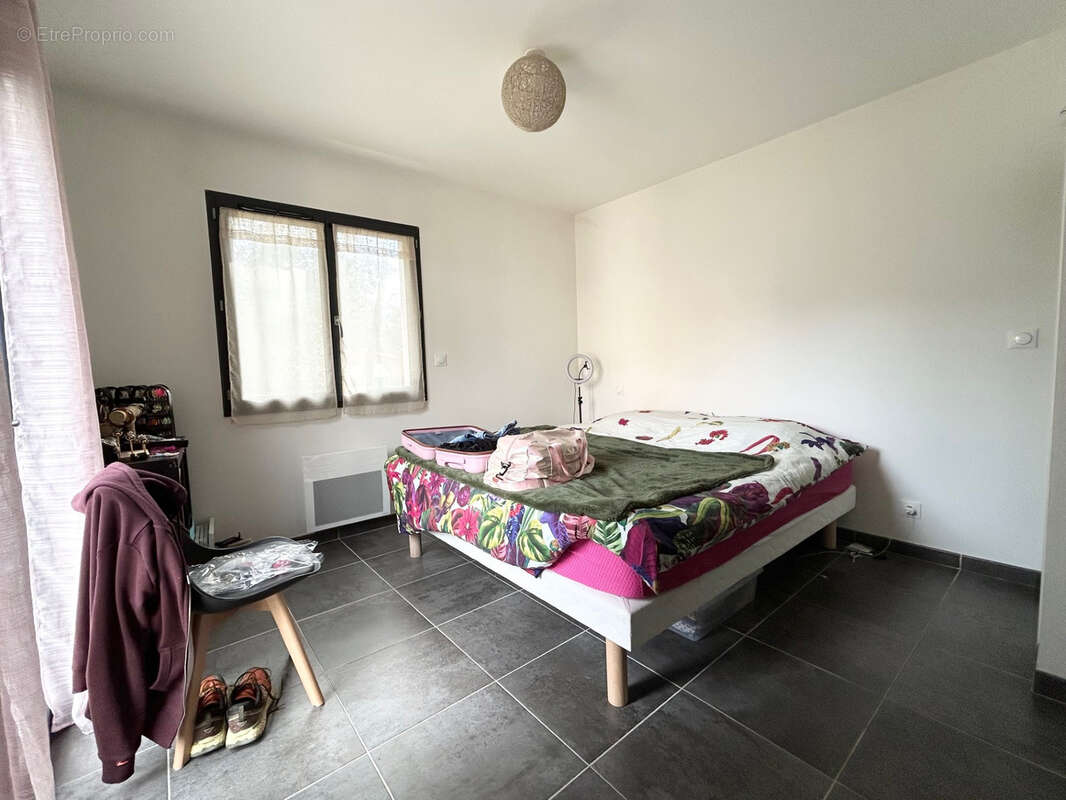 Maison à SAINT-QUENTIN-LA-POTERIE