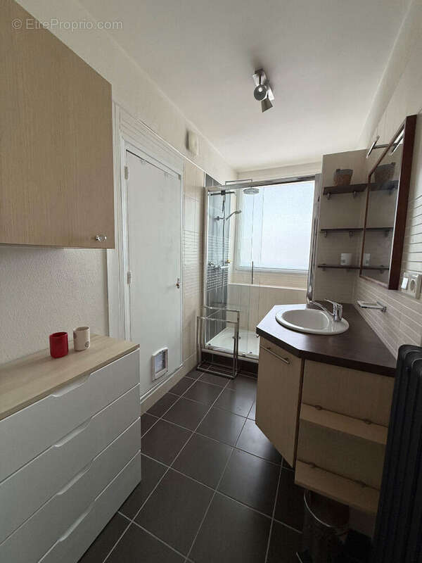 Lorient centre ville appartement t3 avec balcon et parking - photo 5