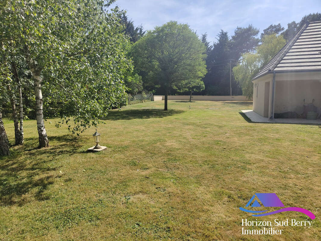 Jardin - Maison à MONTGIVRAY