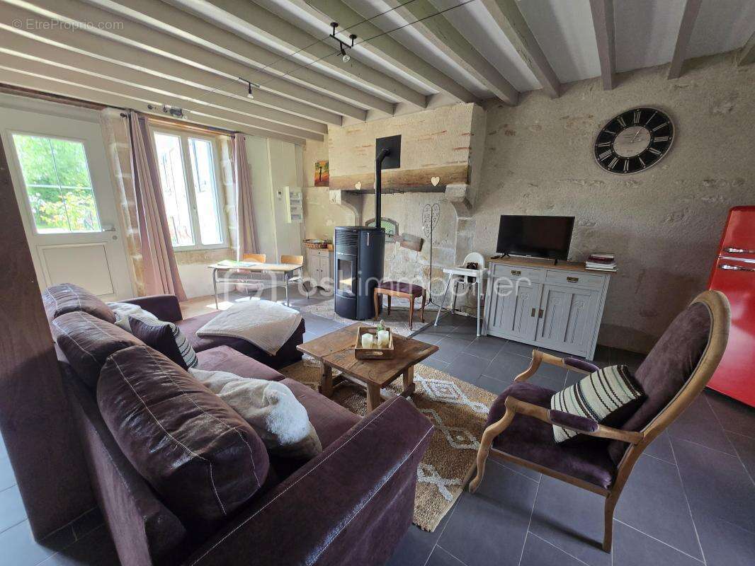 Maison à CRUX-LA-VILLE