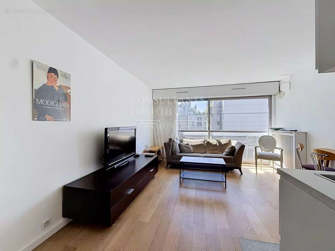 Appartement à PARIS-17E
